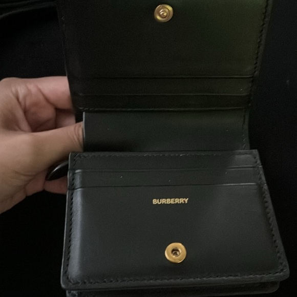 Burberry purse AND Burberry wallet. Both authentic - Picture 7 of 7